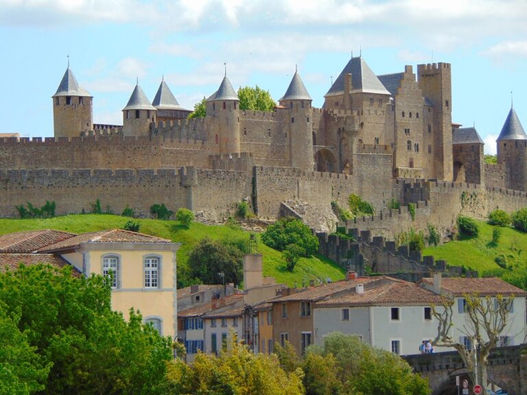 Carcassonne et les citadelles du vertige